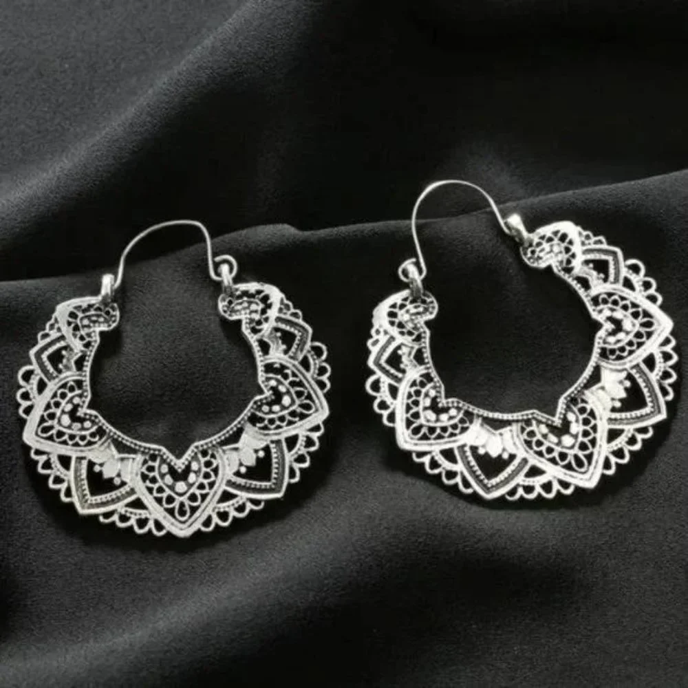 NEW Sterling Silver Elegant Hoop Earrings, beautiful Earrings, cute Earrings. - Picture 3 of 3